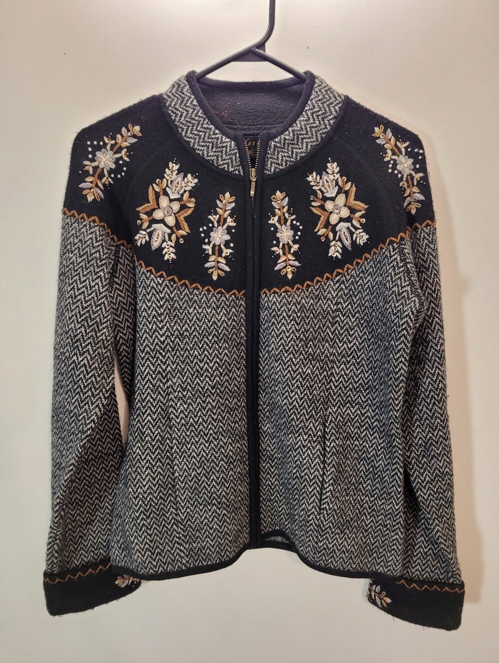 Icelandic Design 98% Boiled Wool Vintage Floral Embroidered Beaded Cardigan - M